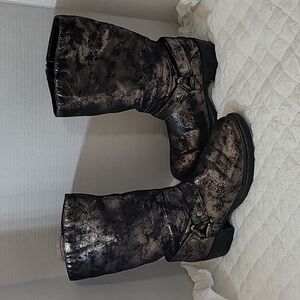 Simply Vera Wang Women's Metallic Combat Boots Size 9.5